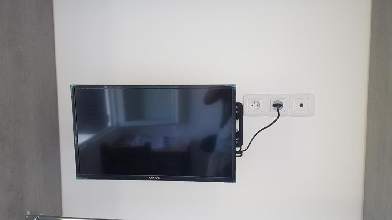 New Cheap Private Room, Kitchen , Overwieuw Sea,Tram On Spot, 12 Minutes From Nice Train Station With Tram , Beach In 17 Min Tram , Chambre Privee Pas Cher, Cuisine Equipee , Tram Sur Place, Apercu Mer, 12 Min De La Gare De Nice Avec Le Tram, 17 Min Exterior foto