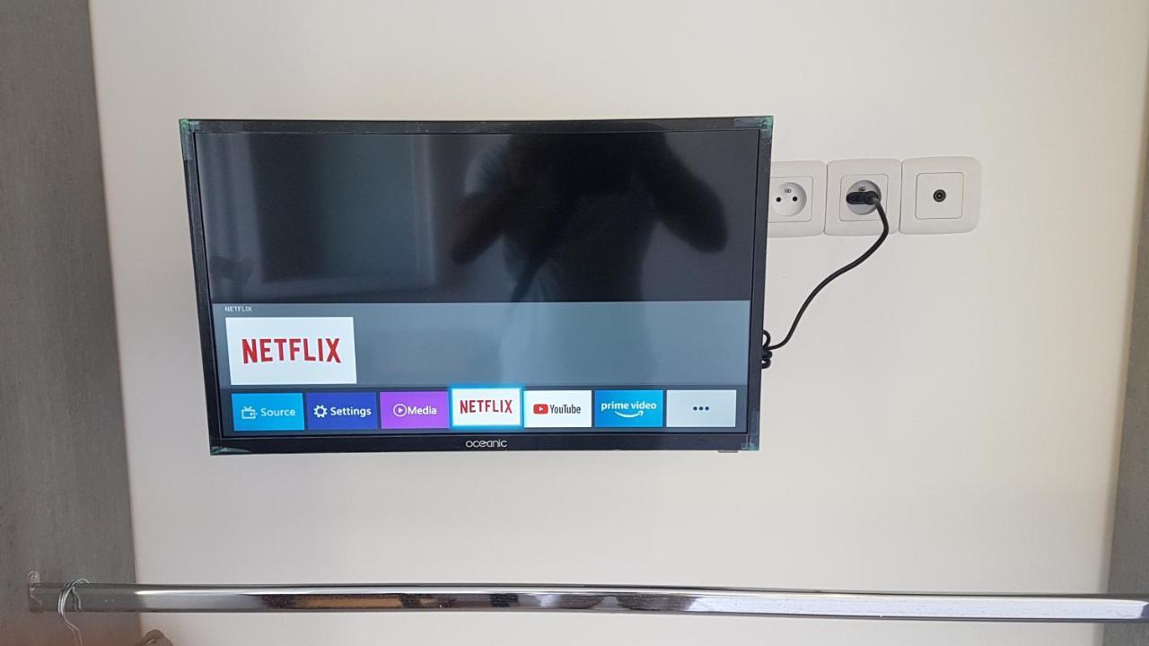 New Cheap Private Room, Kitchen , Overwieuw Sea,Tram On Spot, 12 Minutes From Nice Train Station With Tram , Beach In 17 Min Tram , Chambre Privee Pas Cher, Cuisine Equipee , Tram Sur Place, Apercu Mer, 12 Min De La Gare De Nice Avec Le Tram, 17 Min Exterior foto