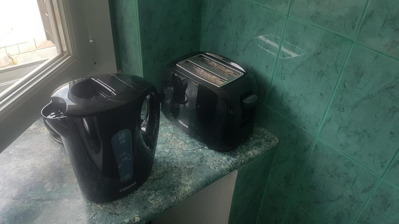 New Cheap Private Room, Kitchen , Overwieuw Sea,Tram On Spot, 12 Minutes From Nice Train Station With Tram , Beach In 17 Min Tram , Chambre Privee Pas Cher, Cuisine Equipee , Tram Sur Place, Apercu Mer, 12 Min De La Gare De Nice Avec Le Tram, 17 Min Exterior foto