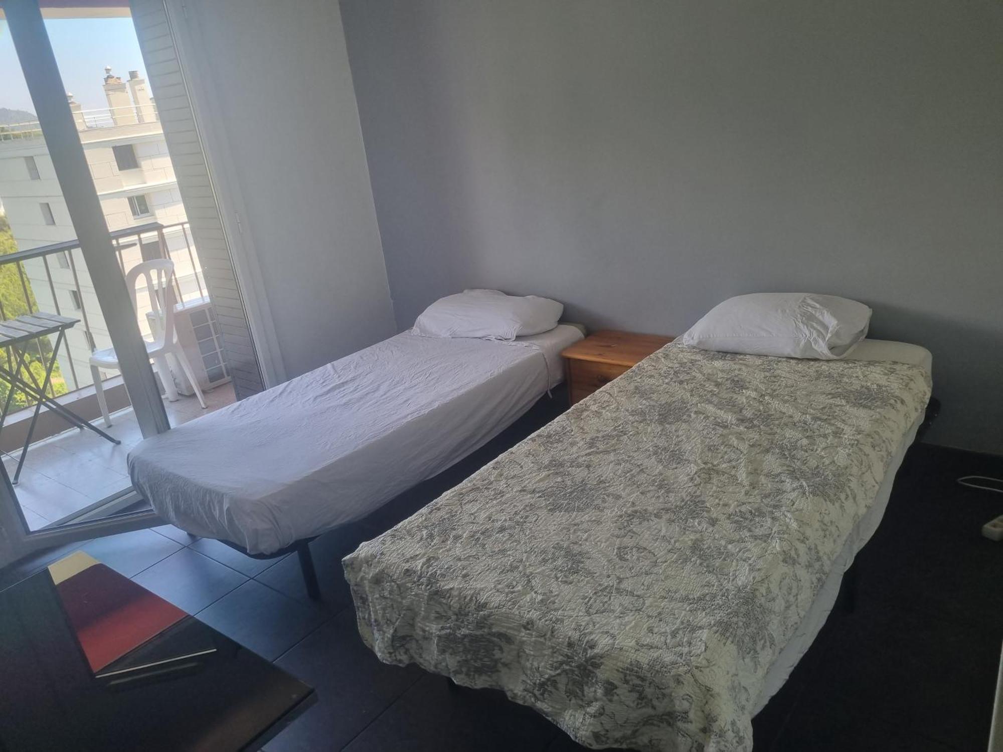 New Cheap Private Room, Kitchen , Overwieuw Sea,Tram On Spot, 12 Minutes From Nice Train Station With Tram , Beach In 17 Min Tram , Chambre Privee Pas Cher, Cuisine Equipee , Tram Sur Place, Apercu Mer, 12 Min De La Gare De Nice Avec Le Tram, 17 Min Zimmer foto