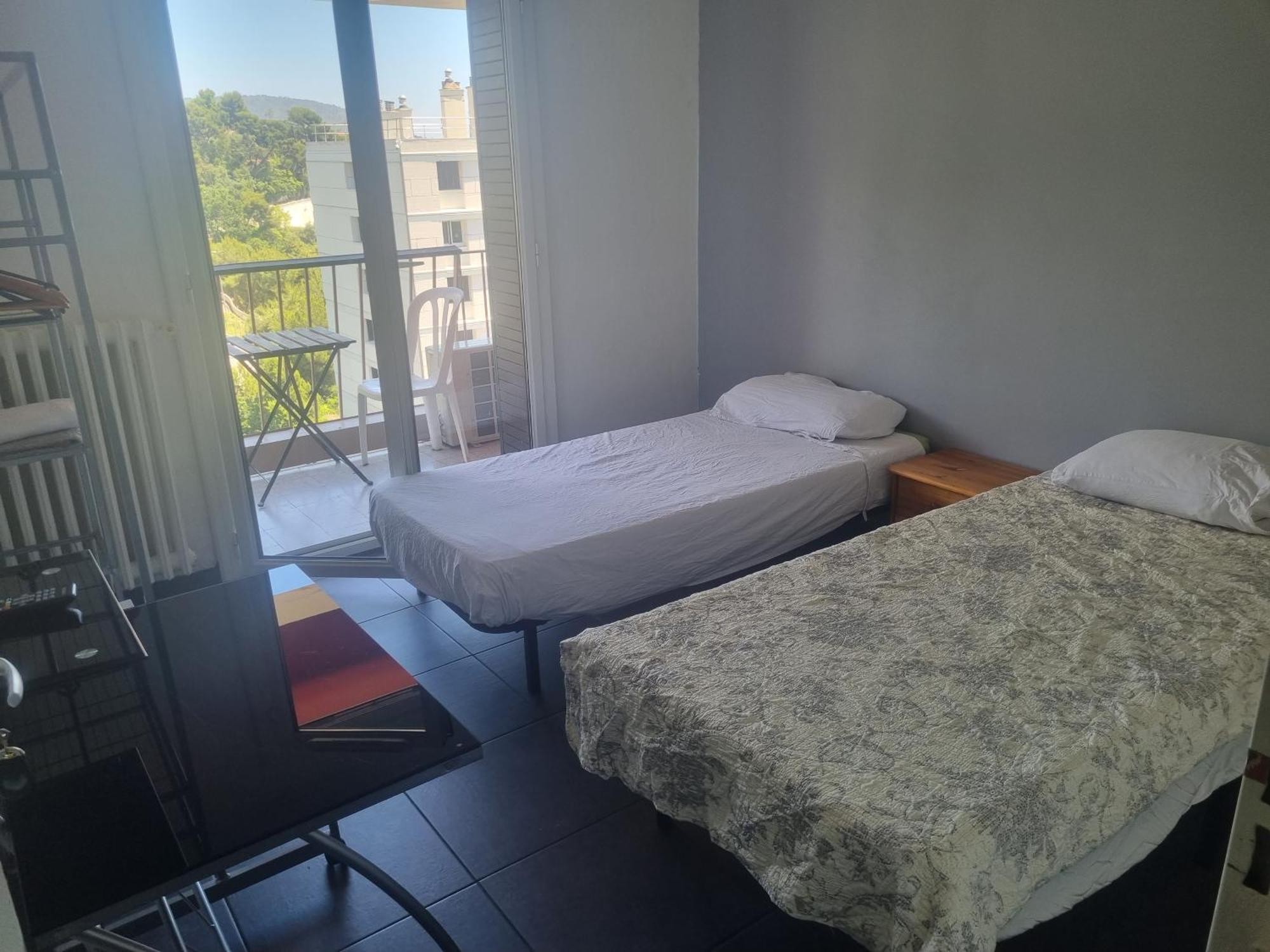 New Cheap Private Room, Kitchen , Overwieuw Sea,Tram On Spot, 12 Minutes From Nice Train Station With Tram , Beach In 17 Min Tram , Chambre Privee Pas Cher, Cuisine Equipee , Tram Sur Place, Apercu Mer, 12 Min De La Gare De Nice Avec Le Tram, 17 Min Zimmer foto